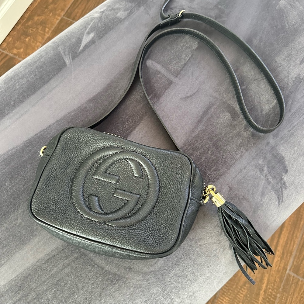 Gucci crossbody bag medium size
